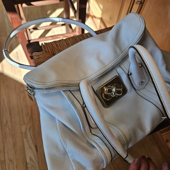 B Makowsky White Leather Shoulder Bag - Picture 4 of 13